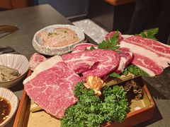 -铭牛烧肉·和牛海鲜自助(高新月牙湖店)