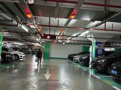 -龙湖天街-停车场