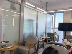 -无奔眼镜·蔡司·依视路授权店(朝阳大悦城店)