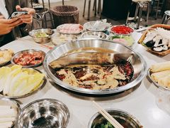 -老成都市井火锅阿泥頭火锅公司(海宁长安佳源中心广场店)