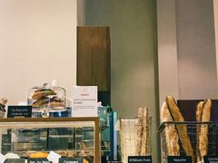 面包甜点陈列柜-WHEAT&BAKER-麥(凯德来福士店)