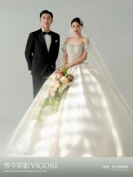 -雪中彩影婚纱摄影·微光艺术中心