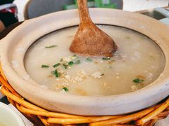 潮界生滚牛肉粥-潮界(虹桥新天地店)