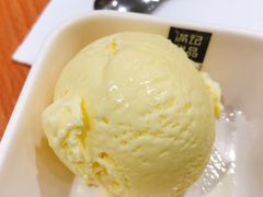 香草冰激凌球-满记甜品(上海高岛屋二店)