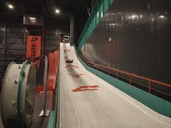 -极限PLAY运动娱乐新世界·团建派对潮玩休闲馆·室内蹦极高空游乐园