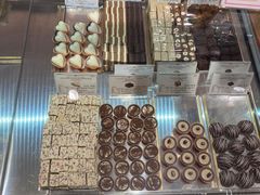 -VENCHI 闻绮(北京国贸商城店)