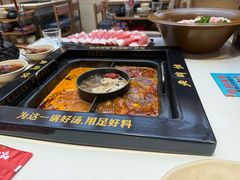 -老牌坊云南鱼豆花火锅(哈西万达店)