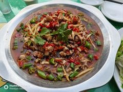 -兔行天下-鸿鹤鲜锅兔(中海国际店)