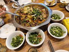 -乡土特色.冷锅鱼.牦牛肉汤锅