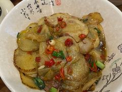 -贺记湘菜馆(东体育会路店)