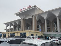 -伊宁站