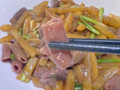 土豆条炖海肠-品味居·首店·大连鲜活海鲜大连菜(东港店)