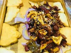 东镇烤三味-老东镇啤酒屋海鲜加工·蒸汽海鲜·海鲜烧烤(台东店)