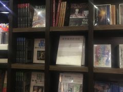 -钟书阁(松江泰晤士小镇店)