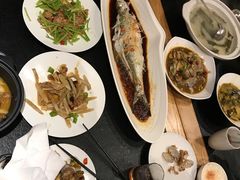 -鱼鲜饭香·招牌汽锅剁椒鱼头王