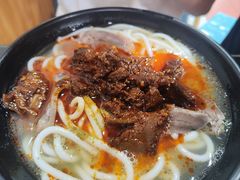 -张家羊肉汤粉小吃店