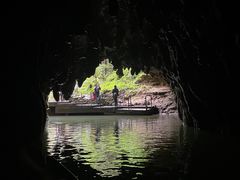 -怀托摩萤火虫洞