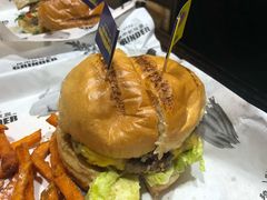 经典牛肉芝士汉堡-Grinder 绞肉机汉堡(武定路店)