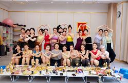 -亚太瑜伽普拉提学院