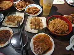 -爆炸头阿姨小四川正宗川味小吃(无任何分店)