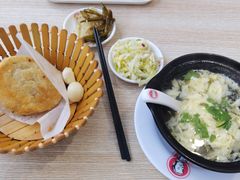 -闫家驴肉老店(华电一校店)