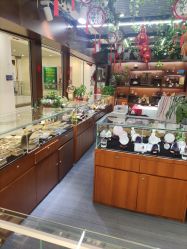 -灵彩珠宝(朗香街店)