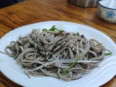 -溢心园香河肉饼总店