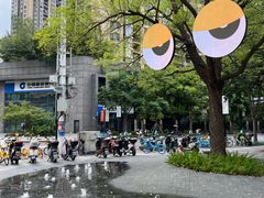 -瑞虹新天地月亮湾
