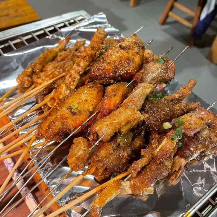 大圣烧烤(南湖店)-"地址:南湖悦活里广场那边.一条街都是吃的.