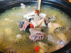 姬松茸炖鸡-妈妈的味道(和顺古镇店)