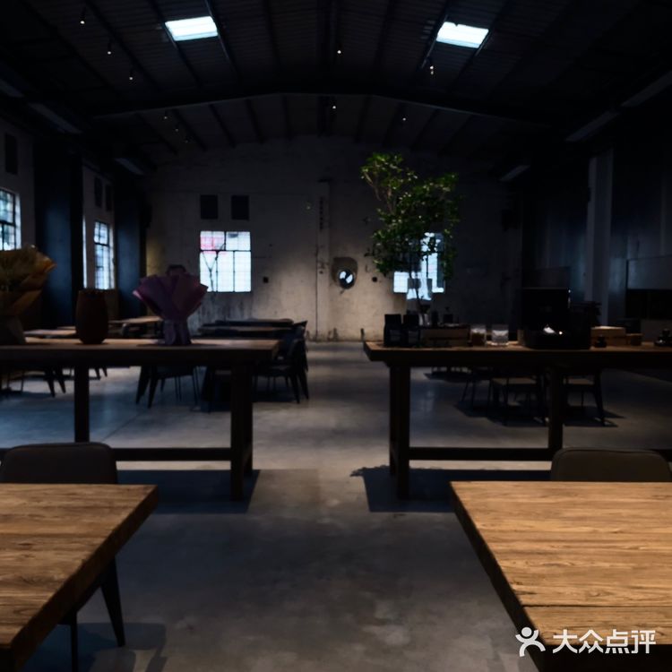 这边kitchen拿下了一片厂房，大搞作