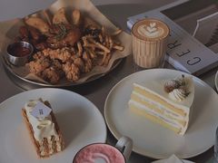 -洪小鹏生活美学馆(领SHOW天地店)