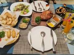 -又见马甲M8融合西餐厅(体育中心店)