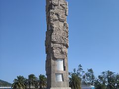 -亚龙湾中心广场