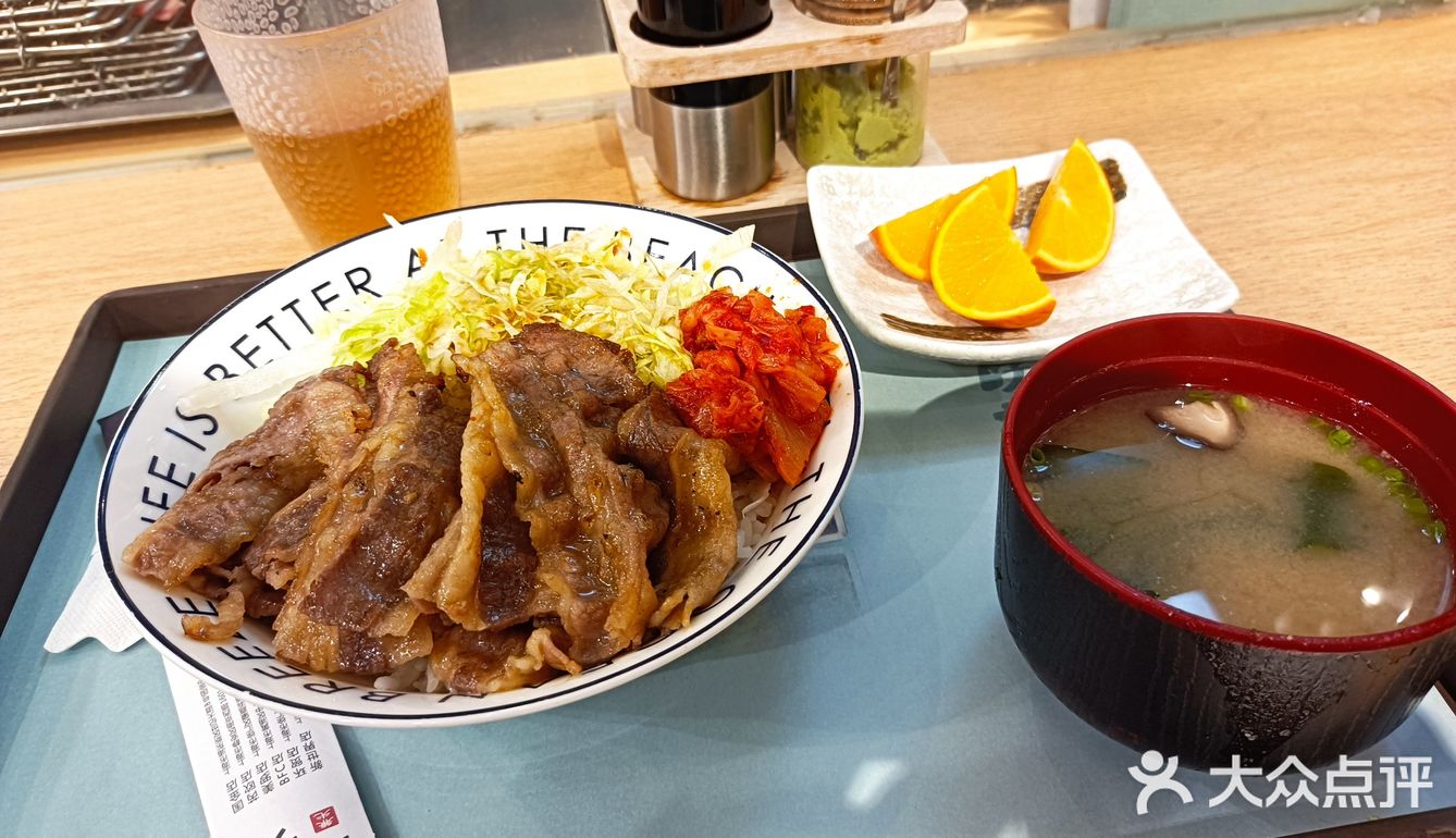 师傅历经训练 做出真正的美味