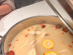 -三人行骨头王火锅(长寿店)