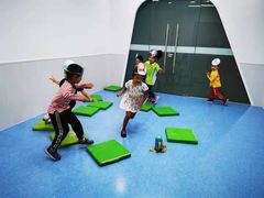 -龅牙兔儿童情商乐园(裕华旗舰店)