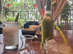 -Cuc Gach Quan Restaurant