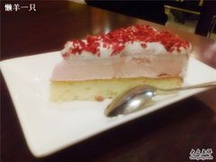 草莓雪域蛋糕-必胜客(广渠路店)