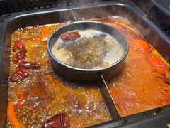 -老牌坊云南鱼豆花火锅(嵩山店)