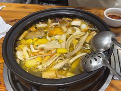 -菌之家·专业纯野生菌火锅·特色炒菌