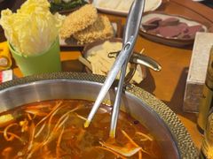 -悦牧·酸汤牛肉火锅(沃尔玛店)