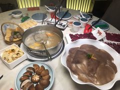-左庭右院鲜牛肉火锅(浦江欢乐颂店)