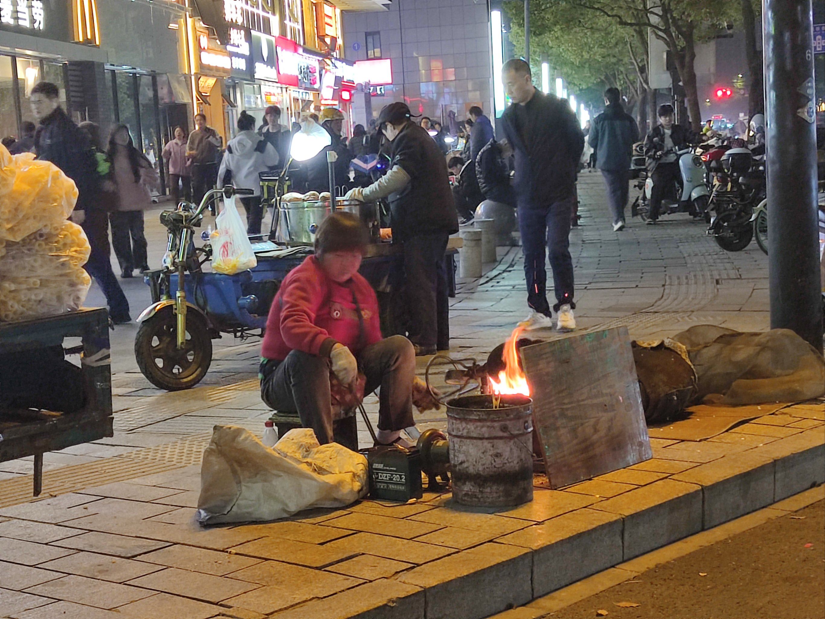 街头看到这种老式爆米花🍿能好吃吗?
