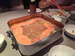 -左庭右院鲜牛肉火锅黑金店(陆家嘴中心店)