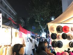 -吴山路夜市