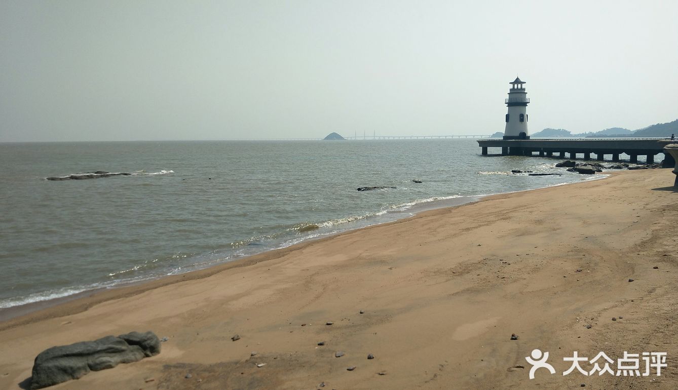珠海市区的海滨浴场，不仅拥有着大沙滩