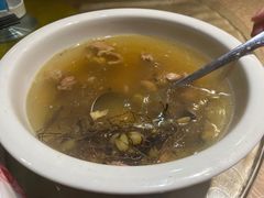 石橄榄炖土鸡汤-百年银屏蚝烙·潮汕菜·非遗(乐山店)