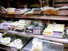 面包甜点陈列柜-五芳齋(云南南路店)