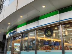 -全家便利店(漕溪北路七店)
